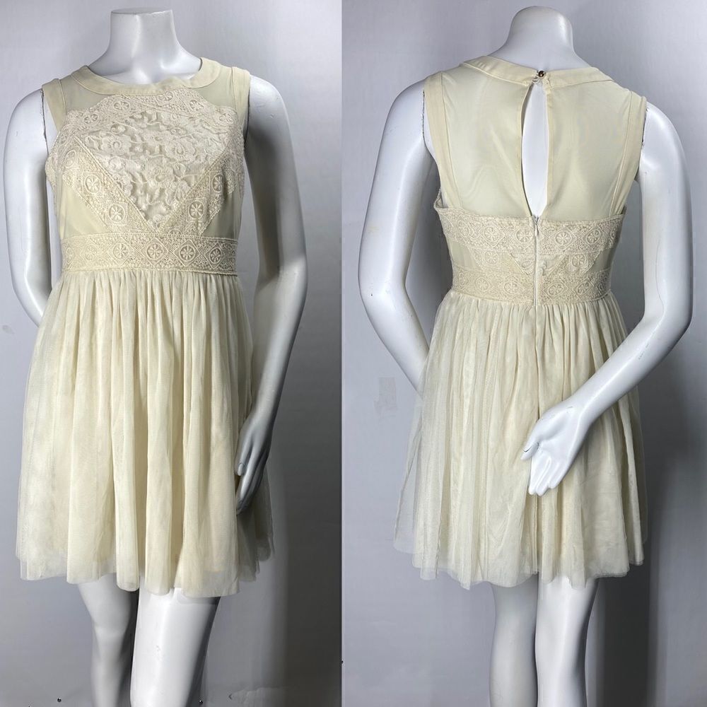 3For$20 GB Cream Lace Tulle Dress size: medium